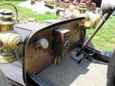 1908 Cadillac Model S driver controls 1908 Cadillac Model S driver controls