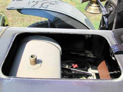 1908 Cadillac Model S engine compartment 1908 Cadillac Model S engine compartment
