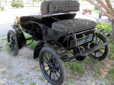 1904 curved dash Oldsmobile rear view 1904 curved dash Oldsmobile rear view