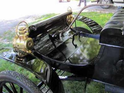 1904 curved dash Oldsmobile tiller steering 1904 curved dash Oldsmobile tiller steering