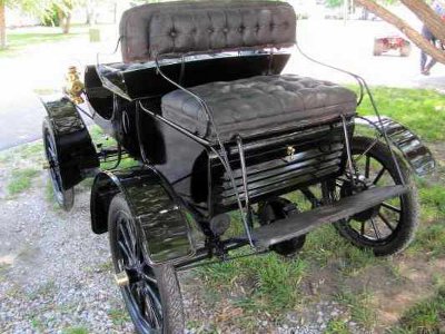 1904 curved dash Oldsmobile rear view 1904 curved dash Oldsmobile rear view
