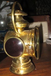 red lens right side view of Phoebus lamp red lens right side view of Phoebus lamp