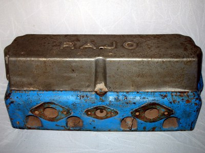 head with valve cover in place / intake side head with valve cover in place / intake side